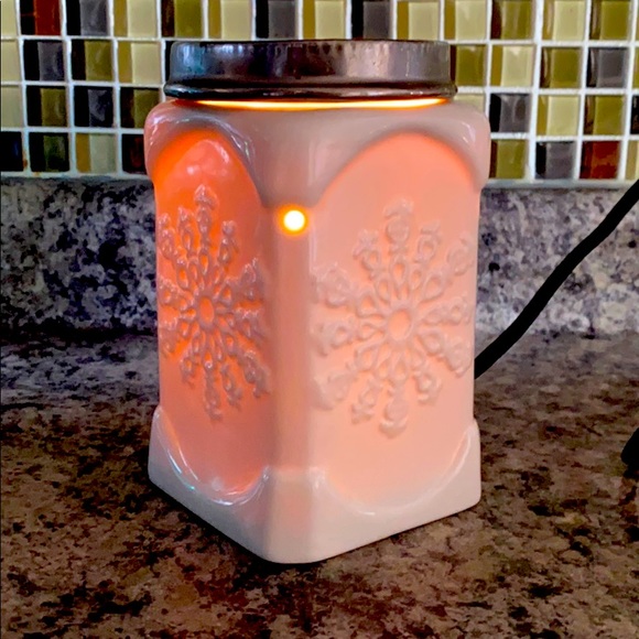 Wax warmer